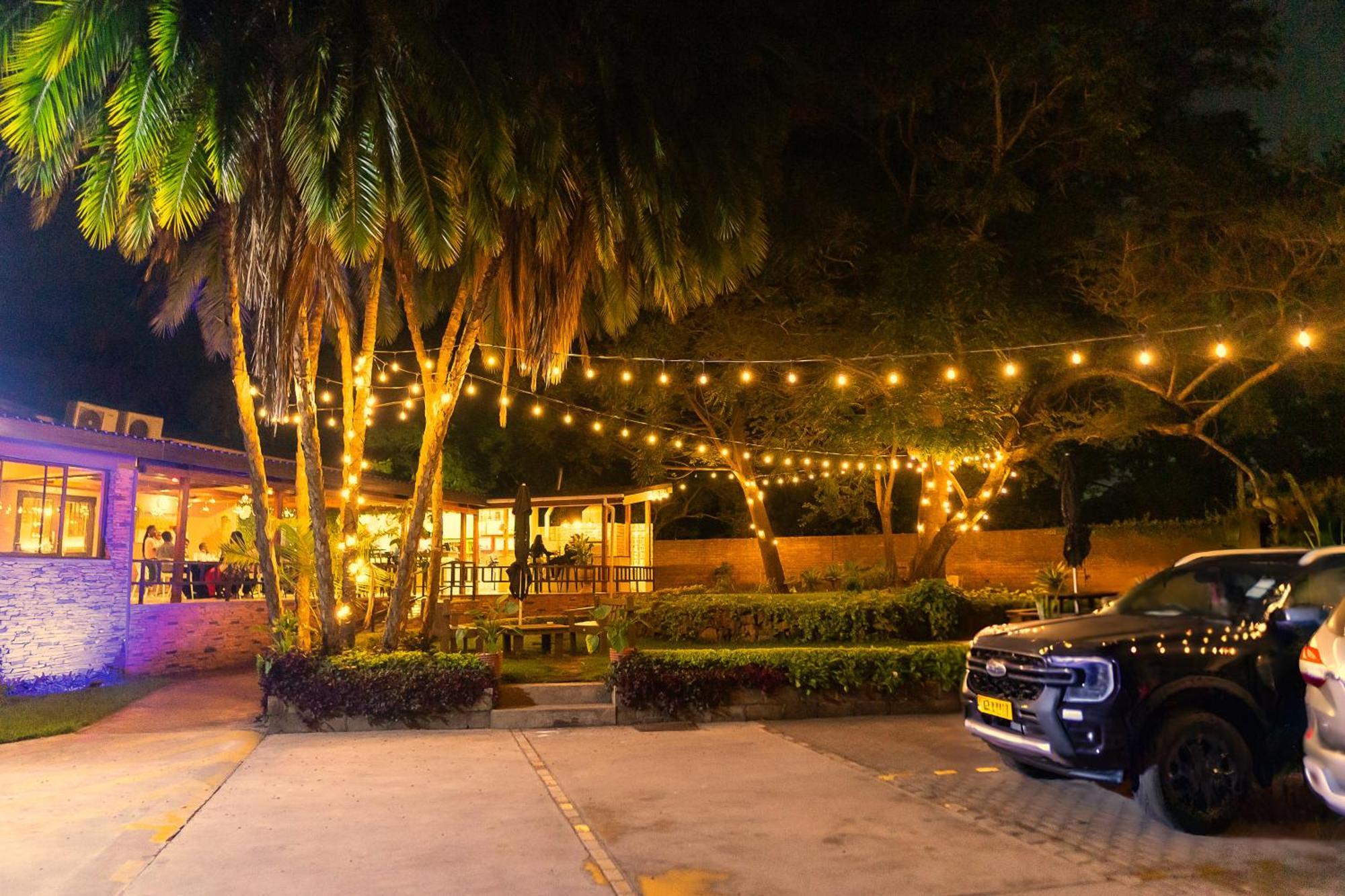 Casa Mia Lodge & Restaurant Blantyre Esterno foto