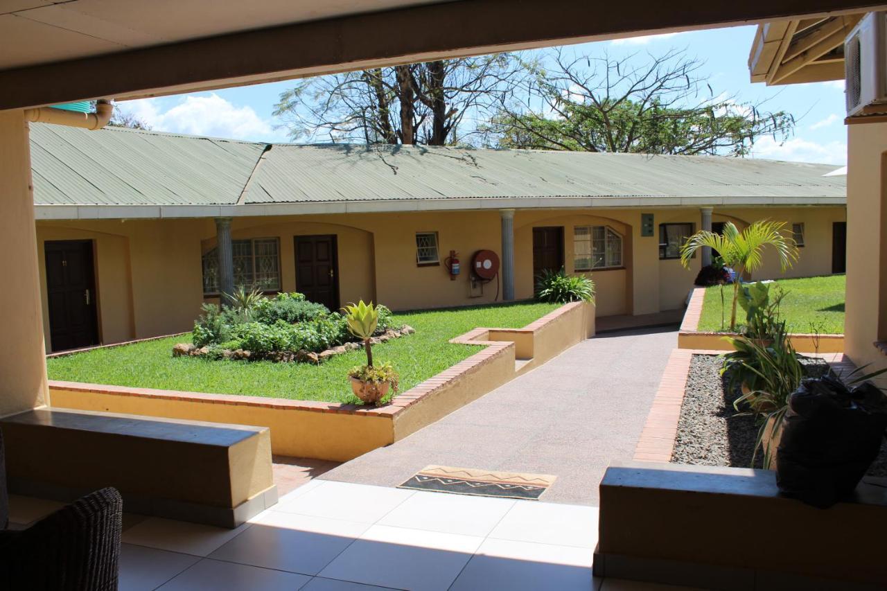 Casa Mia Lodge & Restaurant Blantyre Esterno foto